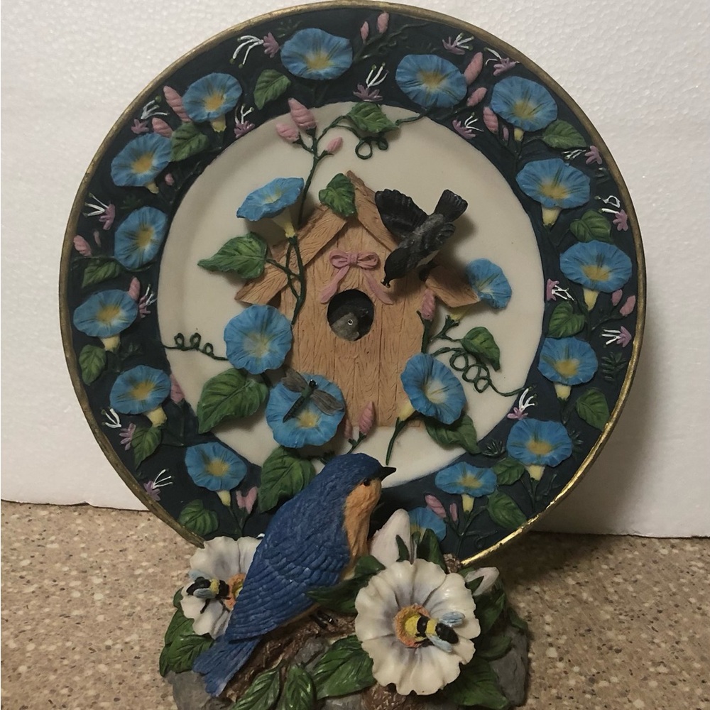 Young TM 3-D Decorative Family Birdhouse Plate And Stand 8.25”